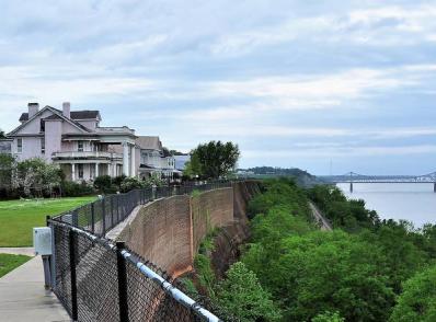 Vicksburg - Natchez - St Francisville, LA (250 km)