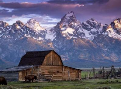 Yellowstone Nat'l Park - Jackson Hole, WY (135 km)