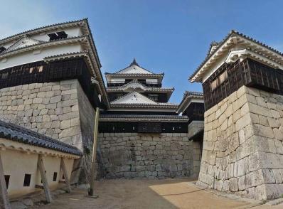 Uwajima - Matsuyama (210 km)