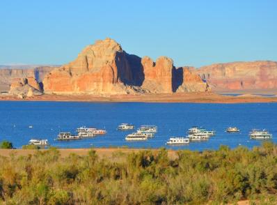Flagstaff - Monument Valley - Lake Powell - Kanab, UT (615 km) 