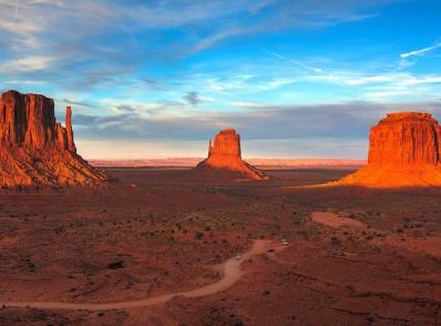 Flagstaff - Monument Valley - Lake Powell - Kanab, UT (615 km) 