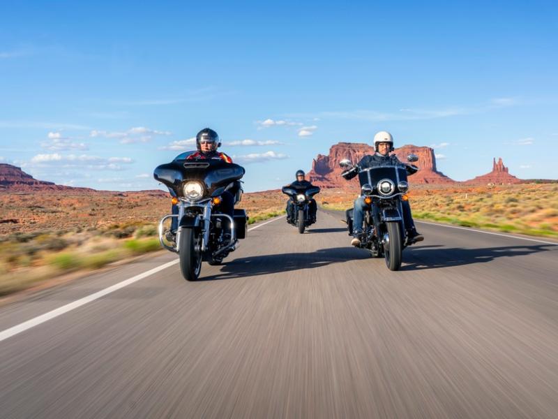 Riding the West : Los Angeles