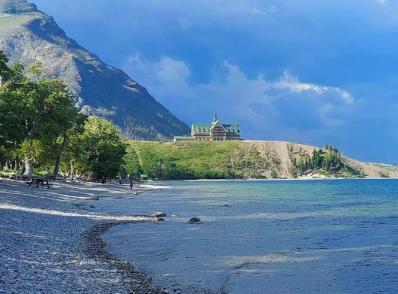 Banff - Waterton Lakes Nat'l Park, AB (380 km)
