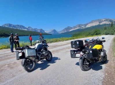 Waterton Lakes - Glacier Nat'l Park (USA) - Whitefish, MT (200 km)
