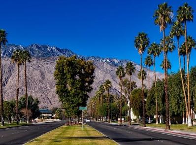 Los Angeles - Palm Springs, CA (250 km)