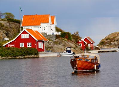 Hirtshals - Ferry - Larvik - Kragerø  (105 km)