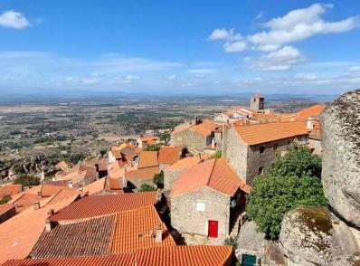 Boucle des villages fortifiés (170 km)